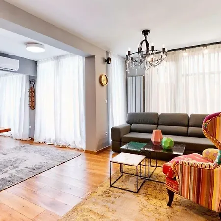Daire Stylish And High-end Designer In Center *